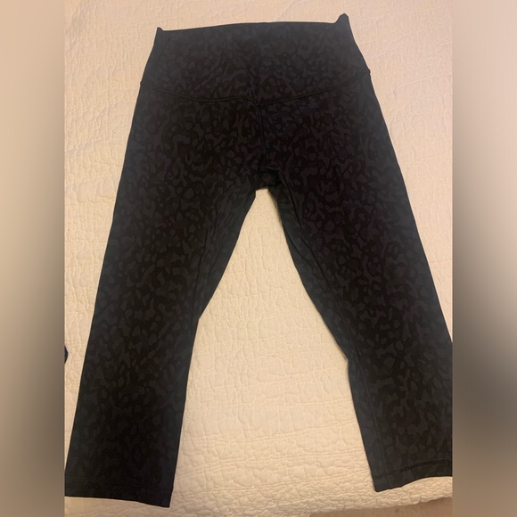 Lulu Lemon animal print capris - Picture 1 of 4